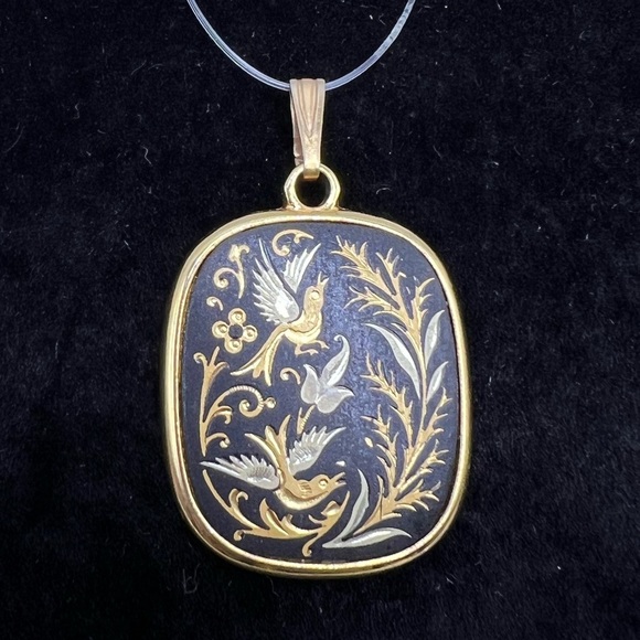 Vintage Damascene Enamel Dove Bird Pendant Gold Black - Picture 2 of 3